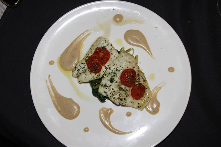 Filetto di spigola, coste e salsa ai grissini